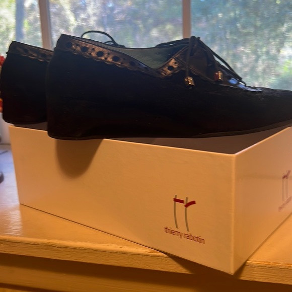 Thierry Rabotin suede and leather lace up wedge flats - Picture 3 of 5